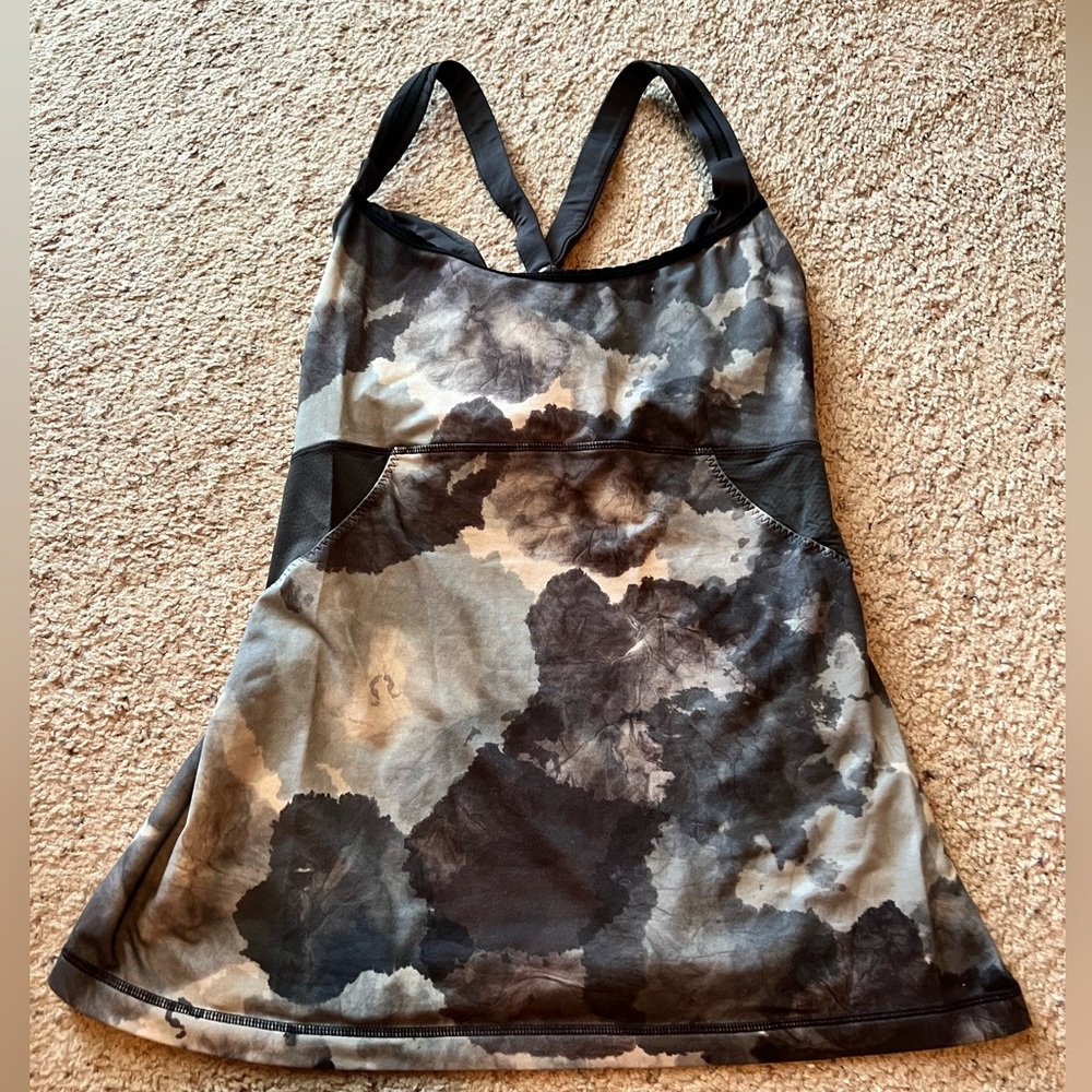 Lulu yoga top
